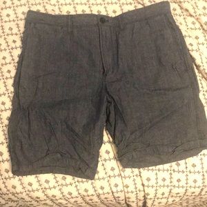 Almost brand new. Only wore it once.